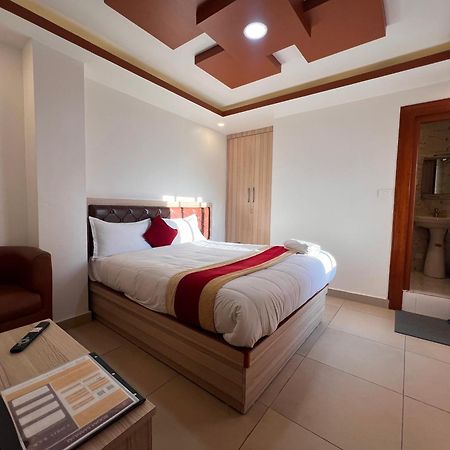 Chris Bed And Breakfast By Hostmandu Jawlakhel Exterior photo