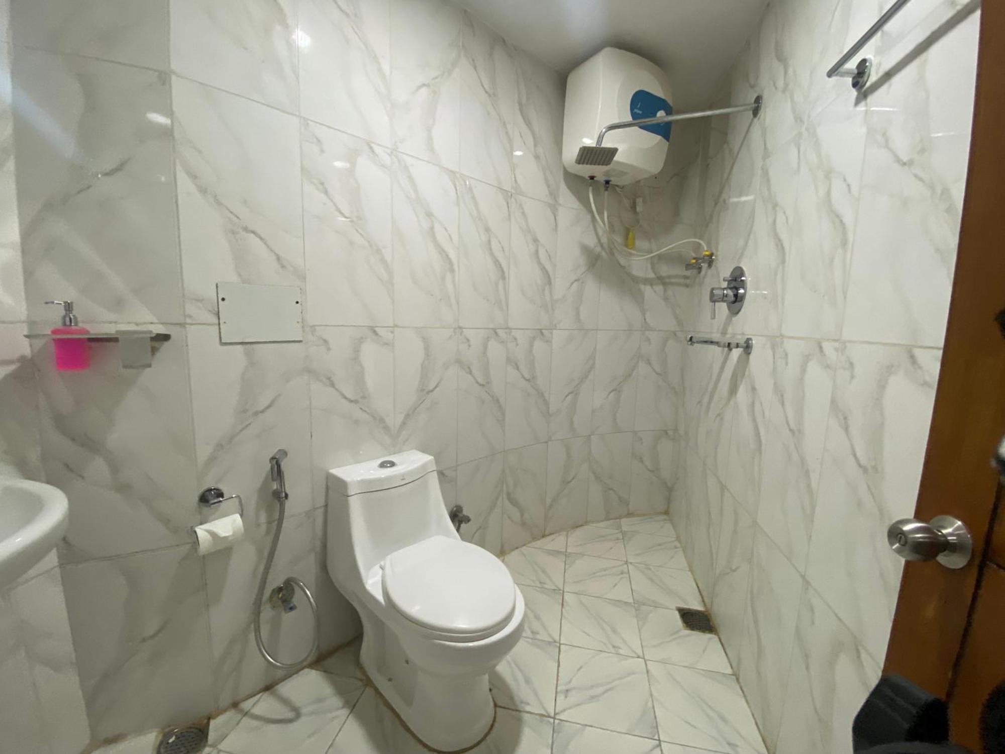 Chris Bed And Breakfast By Hostmandu Jawlakhel Exterior photo