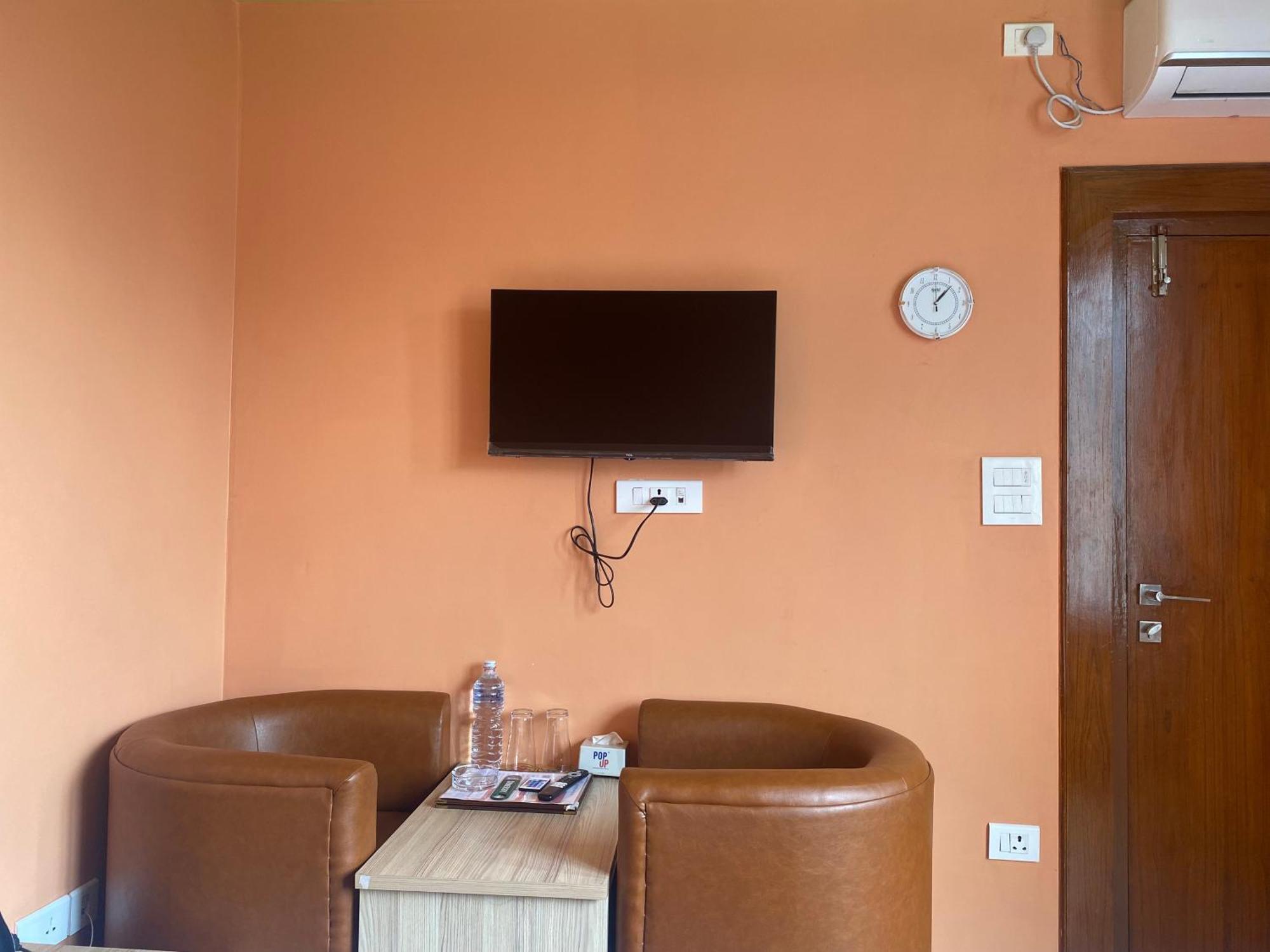 Chris Bed And Breakfast By Hostmandu Jawlakhel Exterior photo