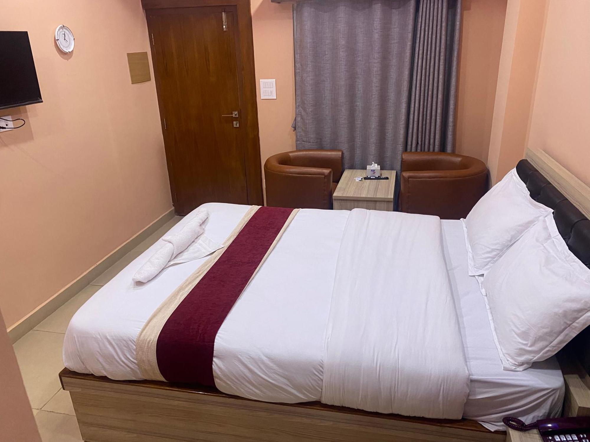 Chris Bed And Breakfast By Hostmandu Jawlakhel Exterior photo