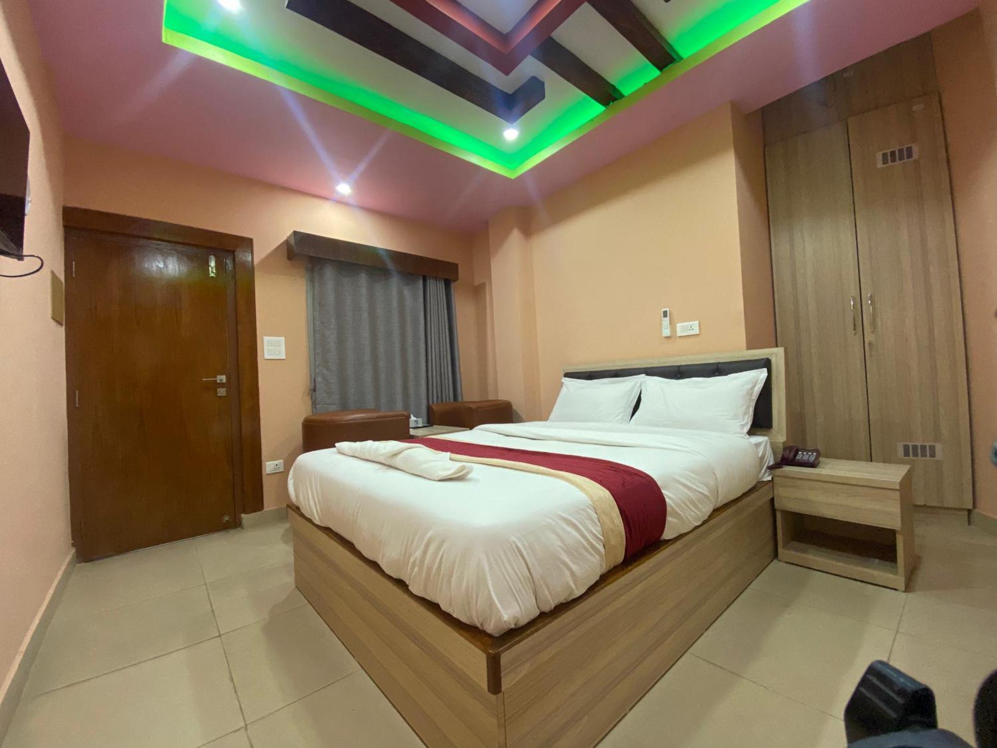 Chris Bed And Breakfast By Hostmandu Jawlakhel Exterior photo