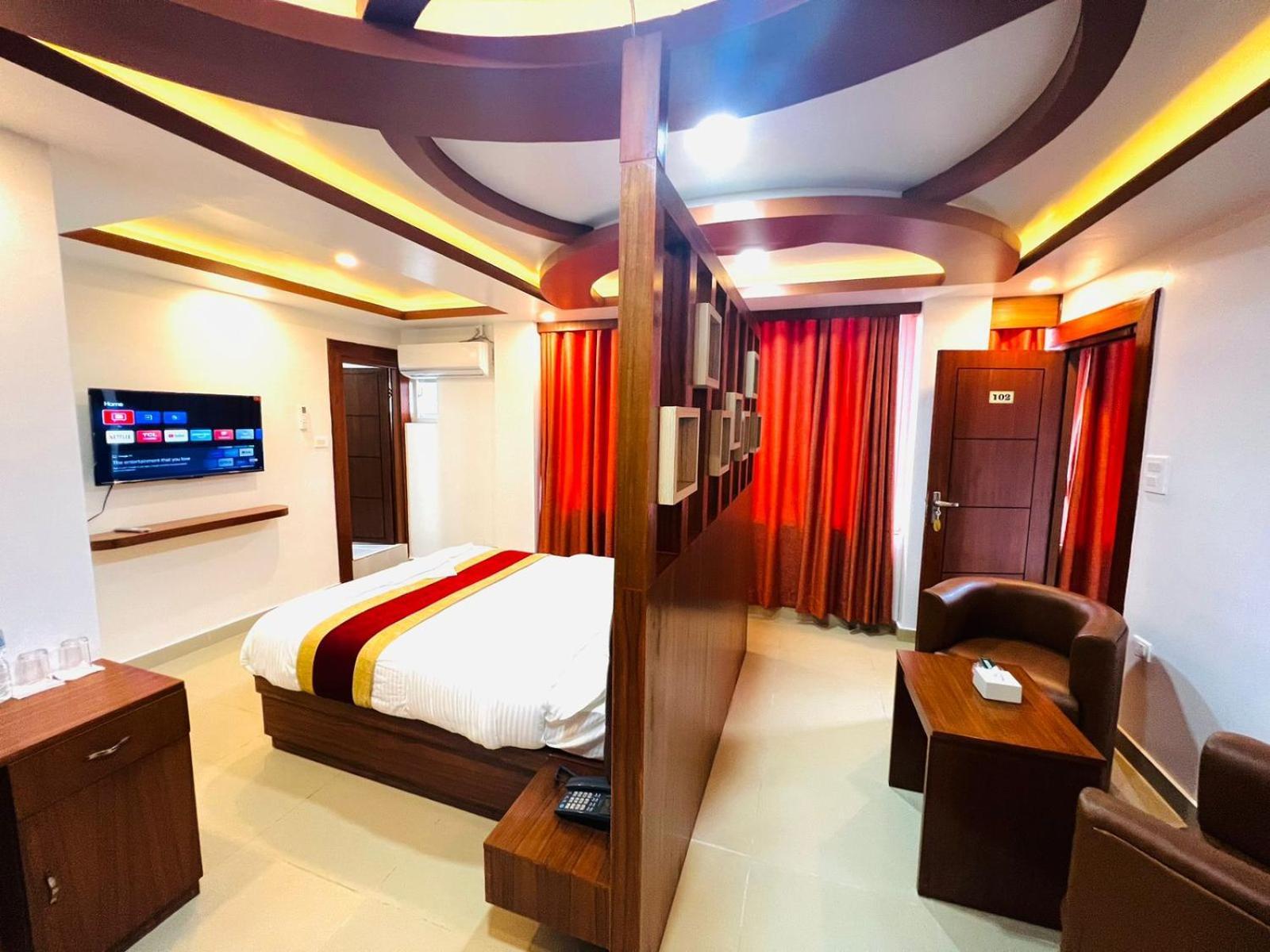 Chris Bed And Breakfast By Hostmandu Jawlakhel Exterior photo