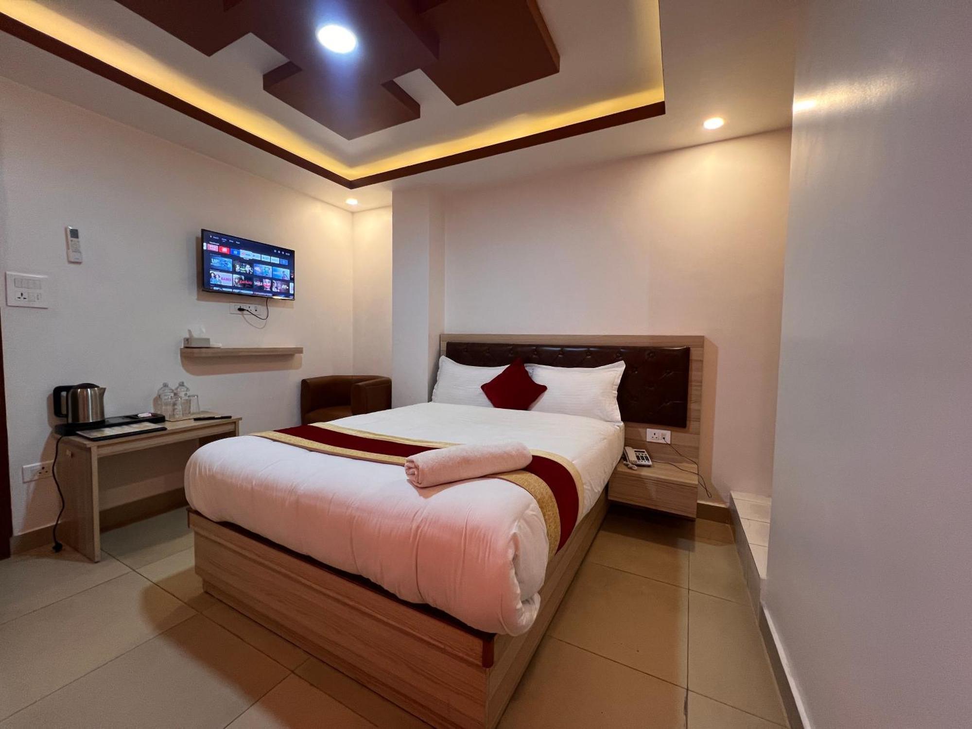 Chris Bed And Breakfast By Hostmandu Jawlakhel Exterior photo