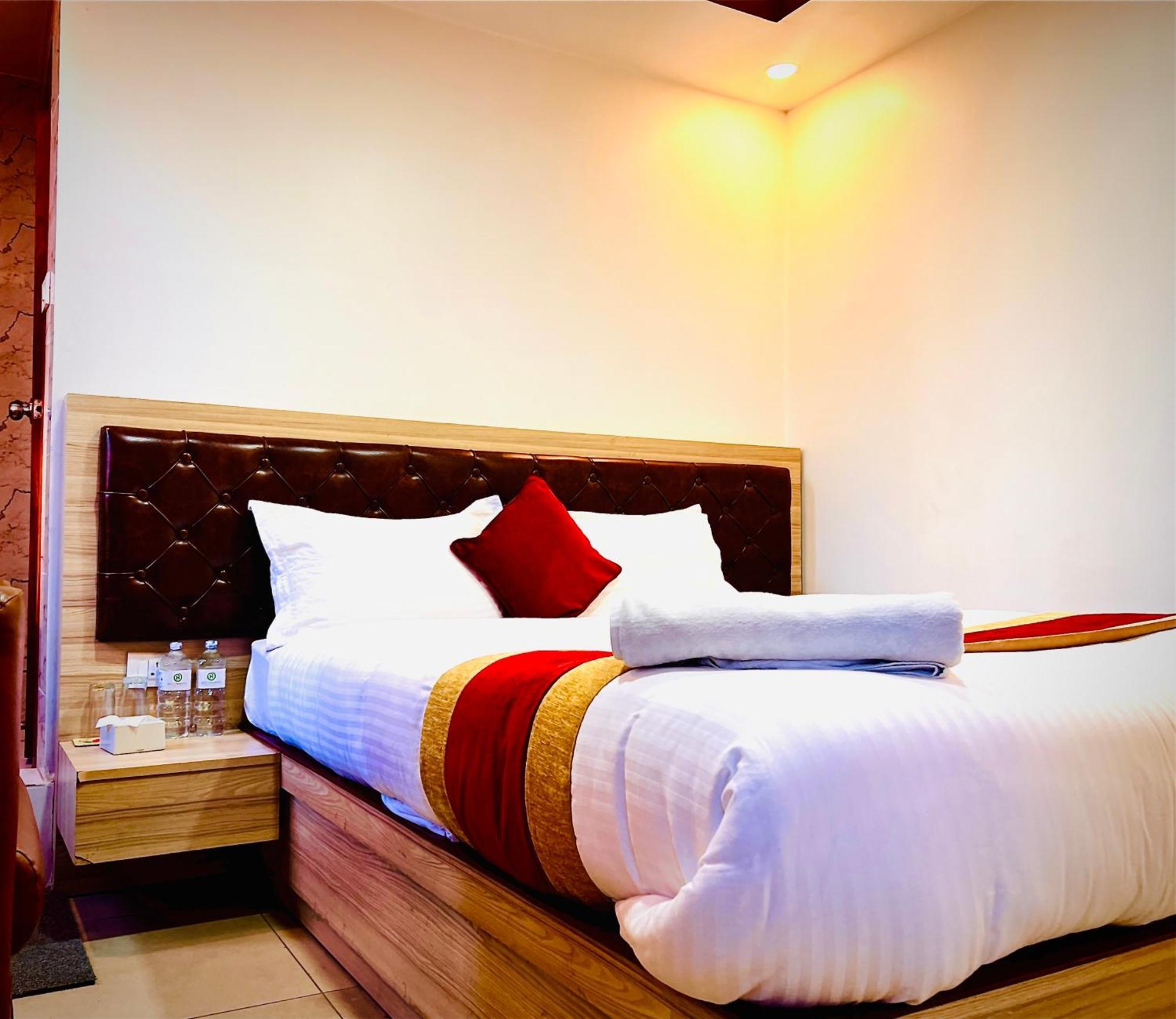 Chris Bed And Breakfast By Hostmandu Jawlakhel Exterior photo